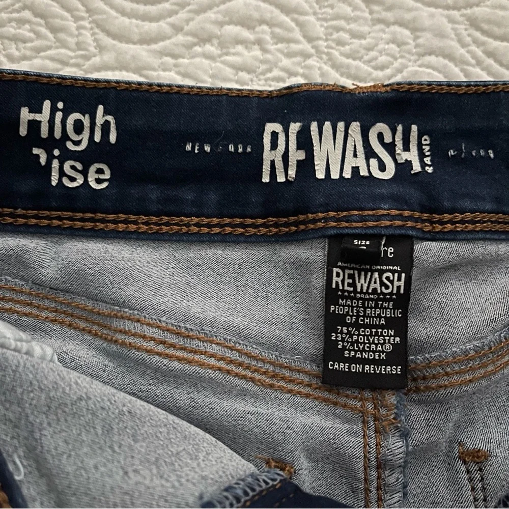 REWASH High Rise Comfort Stretch Distressed Denim Shorts Size 3 - Picture 4 of 16